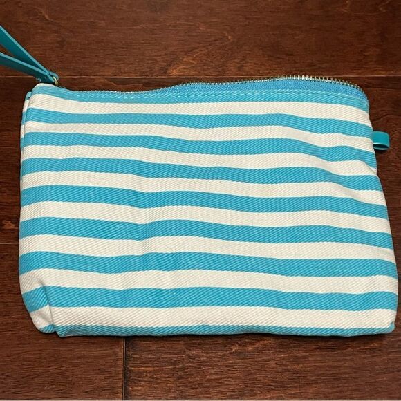 Victoria’s Secret Sequins Cosmetic Bag Blue White with Gold ANGEL wording - Picture 2 of 8